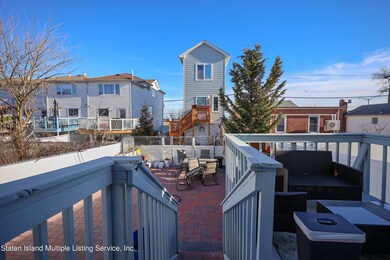 135 Alex Cir, Staten Island, NY 10305 - photo 3