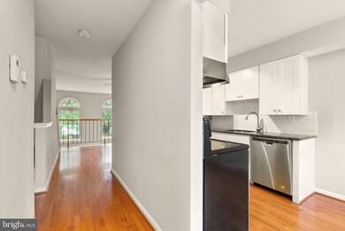 13945 Big Yankee Ln, Centreville, VA 20121 - photo 3