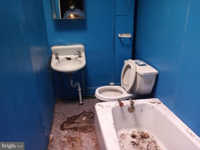 2114 W Lexington St, Baltimore, MD 21223 - photo 6