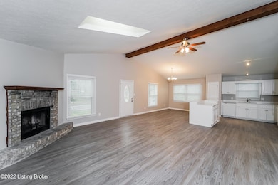 004-photo-living-room-8014373