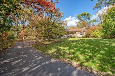 612 3 Oaks Rd, Cary, IL 60013 - photo 2