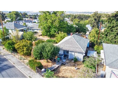 815 E 16th Place, the Dalles, OR 97058 - photo 4