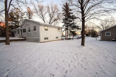 6324 Crestwood Cir, Mc Farland, WI 53558 - photo 6