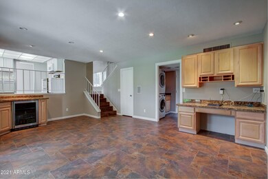 006_Family Room