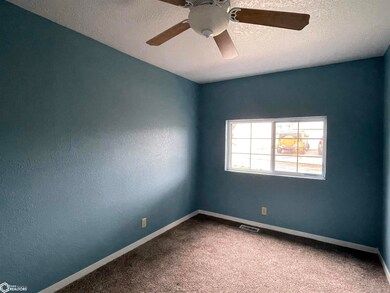 307 N 15th St, Marshalltown, IA 50158 - photo 5