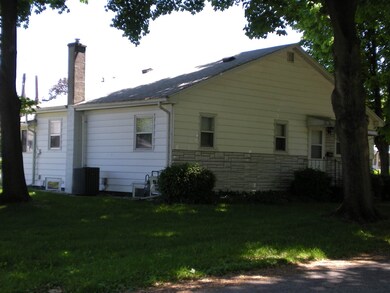 1518 Moyer Ave, Elkhart, IN 46516 - photo 2
