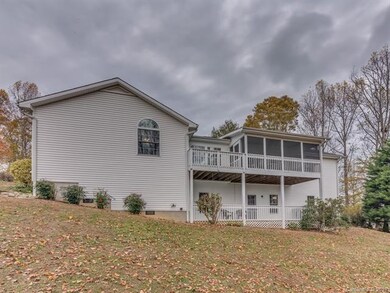 101 Red Cedar Dr, Hendersonville, NC 28792 - photo 7