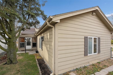 1919 51st St, Des Moines, IA 50310 - photo 5