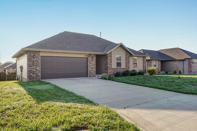 1360 S Marseilles Ave-25