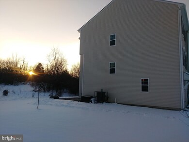 7 Private Ct, Bunker Hill, WV 25413 - photo 3