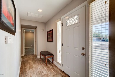 304 E Balboa Dr-28