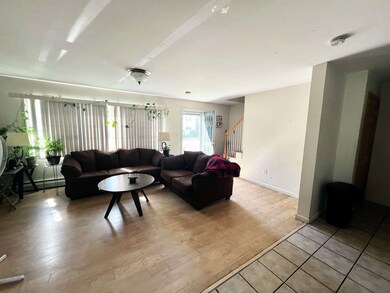 6 1/2 10th St, Nashua, NH 03060 - photo 4