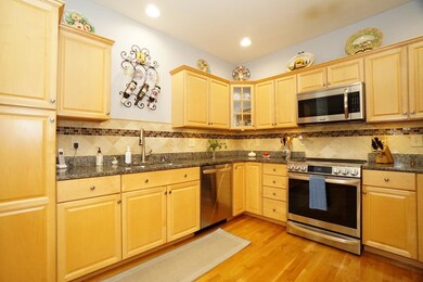 10 Concord Coach Ln, Litchfield, NH 03052 - photo 6