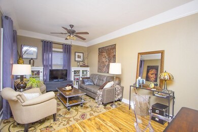 Living room 3