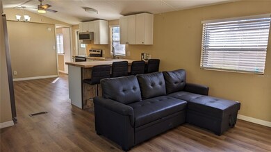 7849 Forbes Rd, Zephyrhills, FL 33540 - photo 3