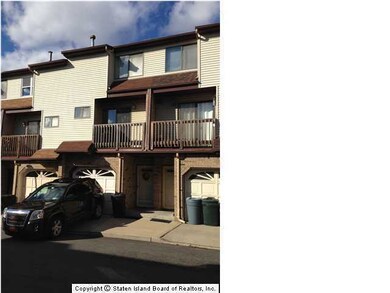 21 Eric Ln, Staten Island, NY 10308 - photo 2