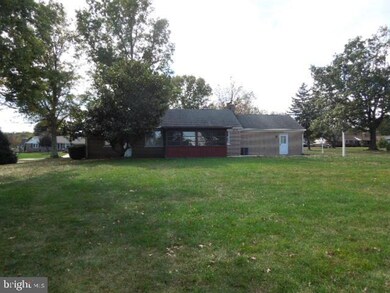 903 Diamond St, Sellersville, PA 18960 - photo 4