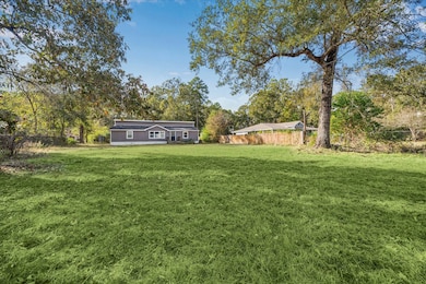 17986 Split Oak Cir, New Caney, TX 77357 - photo 2