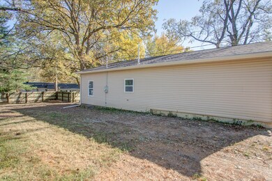 112 N Vine St, Freeburg, IL 62243 - photo 5