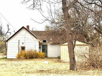 601 N Elm St, Mooreland, OK 73852 - photo 4