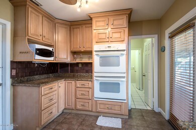 4333 Charleston Ln, Jacksonville, FL 32210 - photo 5