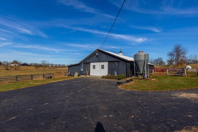 827 Talmage Mayo Rd, Harrodsburg, KY 40330 - photo 4