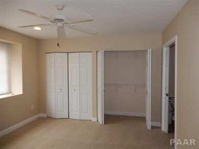 4577 N Thornhill Dr, Peoria, IL 61615 - photo 7