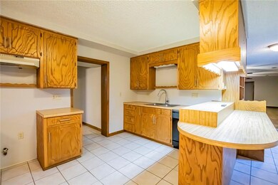 626 Madison 4033, Elkins, AR 72727 - photo 7