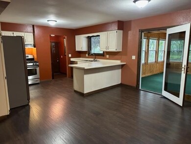 209 Hilltop Cir, Brooklyn, WI 53521 - photo 4