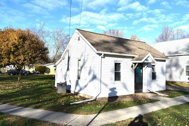 240 3rd St, Breckenridge, MI 48615 - photo 2