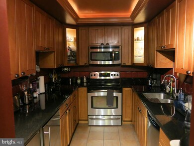7661 Provincial Dr unit 208, West McLean, VA 22102 - photo 3