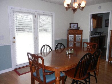 Host the family events with this Open Floor plan.  The Dining Room is large enough to accommodate a Large Dining Table & Hutch.  Bright patio doors let in lots of natural light.