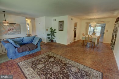 6201 Somerset St, Harrisburg, PA 17111 - photo 4