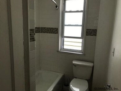 14 Hampton St, Albany, NY 12209 - photo 4