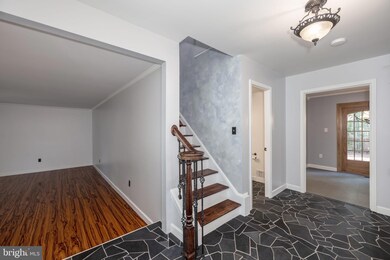 9134 Fishermans Ln, Springfield, VA 22153 - photo 3