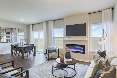 2613 Brook View Dr, Des Moines, IA 50317 - photo 4