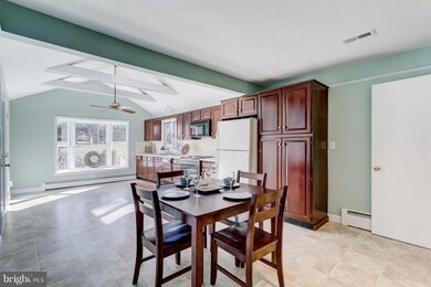 1105 Greenway Rd, Cockeysville, MD 21030 - photo 7