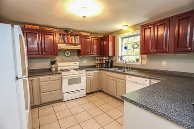 34 Litchfield Rd, Londonderry, NH 03053 - photo 5