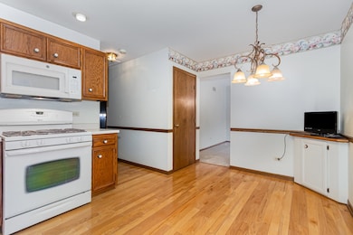 16122 Pine Dr unit 2476, Tinley Park, IL 60477 - photo 7