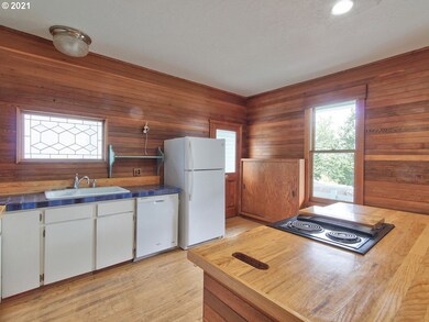 315 E C St, Rainier, OR 97048 - photo 4