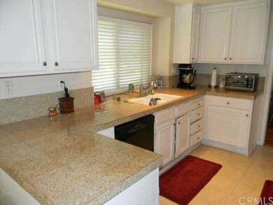 Look at the elegance of these granite counters in 