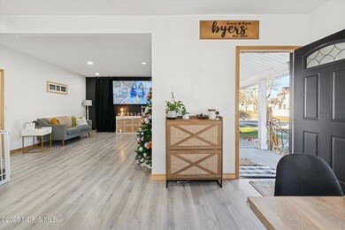 07-524 E Elm St Wauseon, OH 43567-Windo