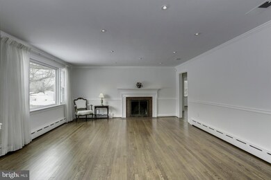 7313 Gordons Rd, Falls Church, VA 22043 - photo 3