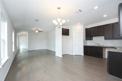 2915 Colonia Blossom Ln, Pinehurst, TX 77362 - photo 4