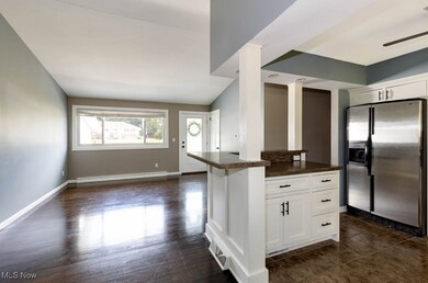 1570 Alcorn Dr, Barberton, OH 44203 - photo 4