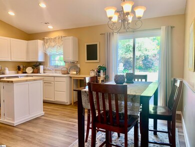 785 Thornbird Cir, Boiling Springs, SC 29316 - photo 7