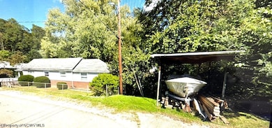 107 Kelly St, Clendenin, WV 25045 - photo 2