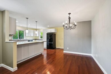 04_3892SnowRoad_92_KitchenDiningRoom_Low