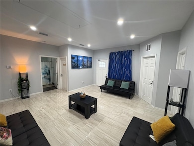 3715 Valley Tree Dr, Tampa, FL 33610 - photo 5