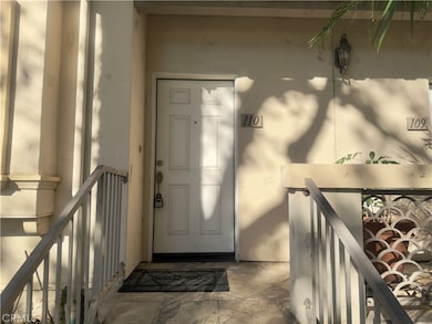 3003 W Riverside Dr unit 110, Burbank, CA 91505 - photo 2